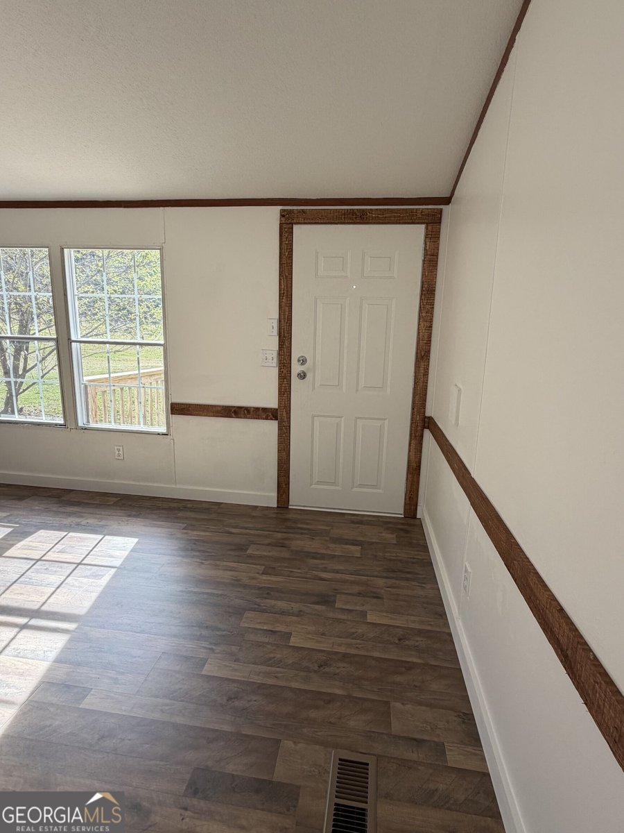 526 Lawrence Road Molena - Photo 26