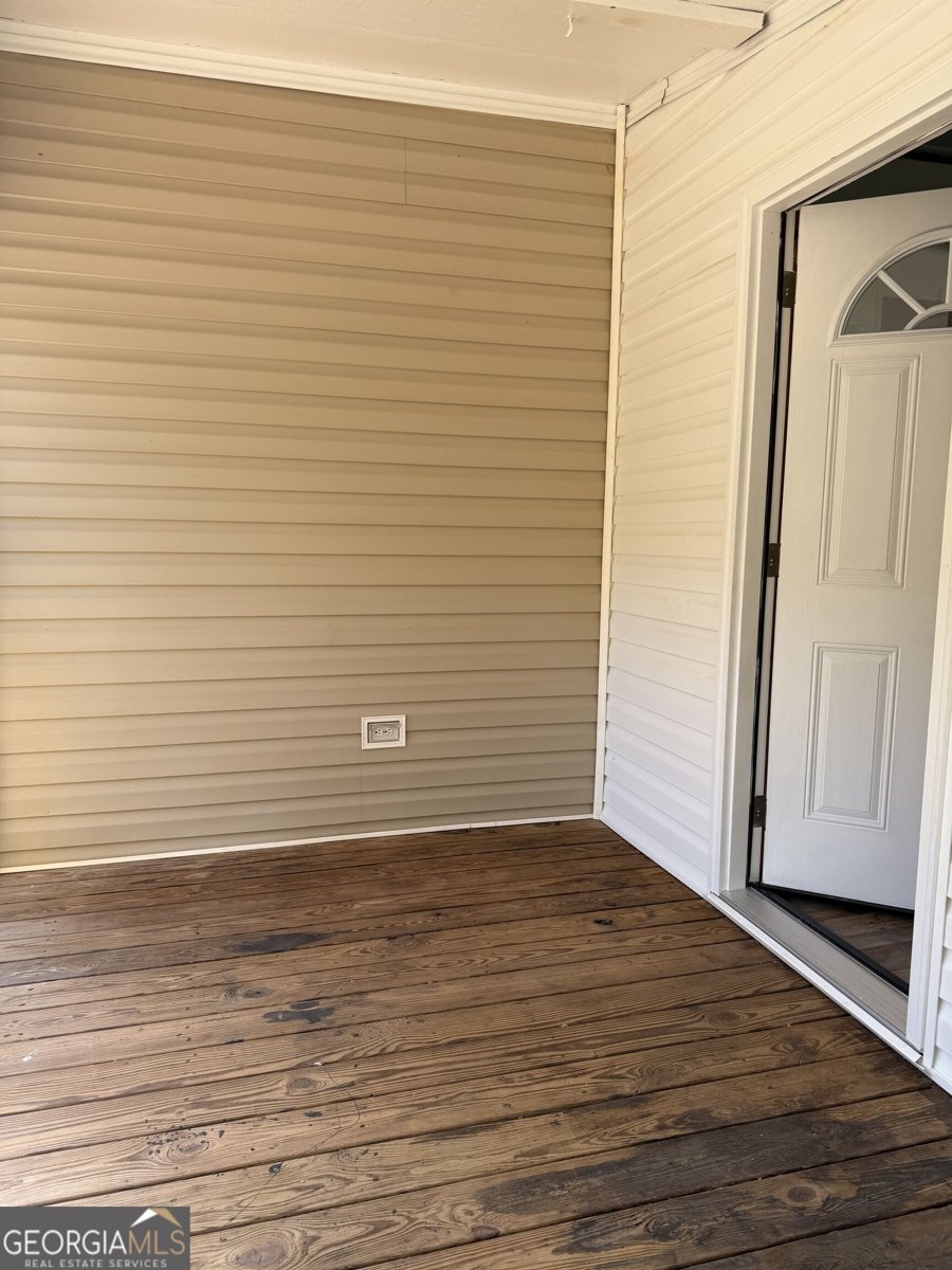 526 Lawrence Road Molena - Photo 7