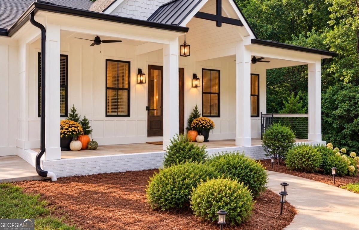 6052 Oak Hill Drive Flowery Branch - main photo