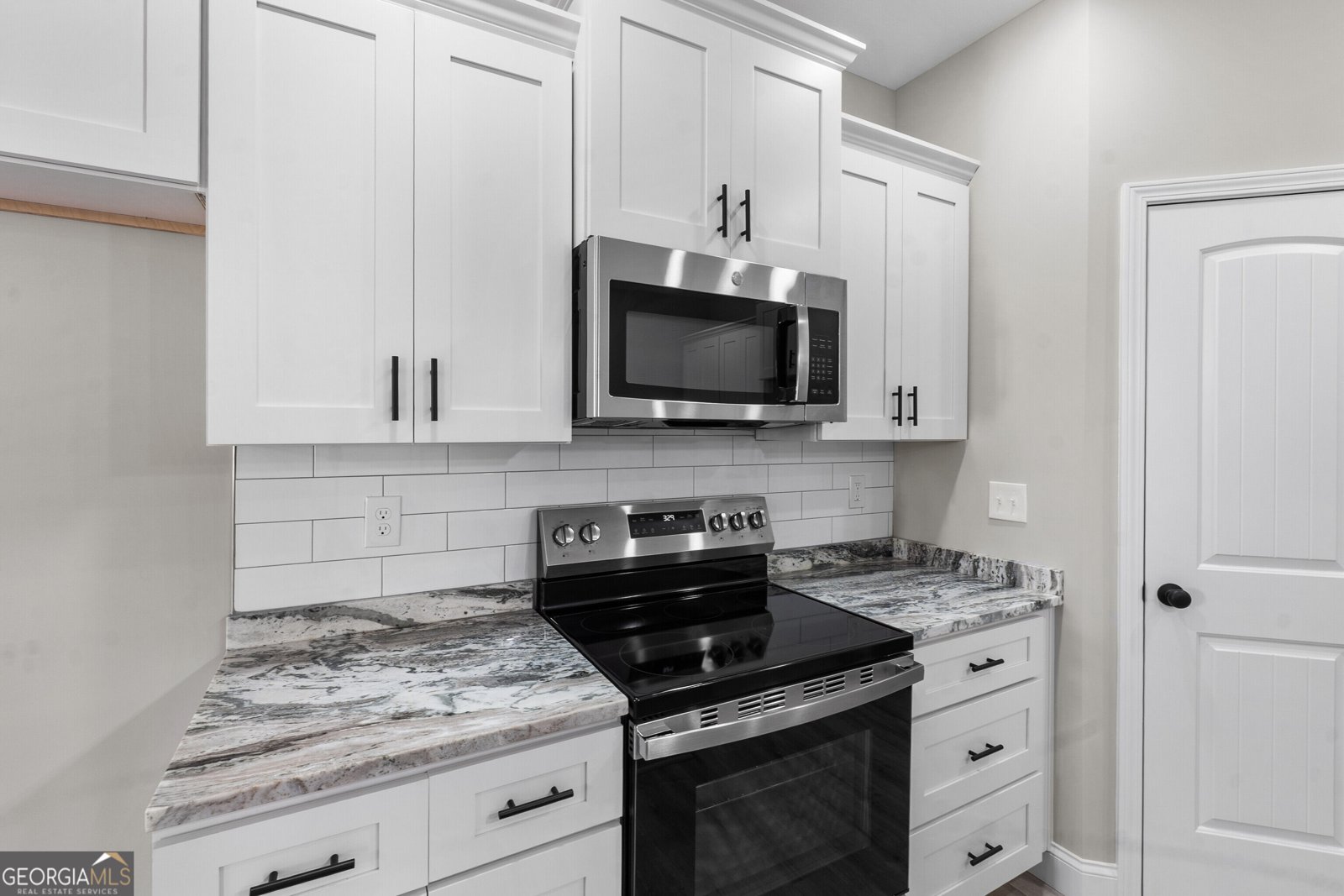 258 Beau Claire Circle Byron - Photo 17