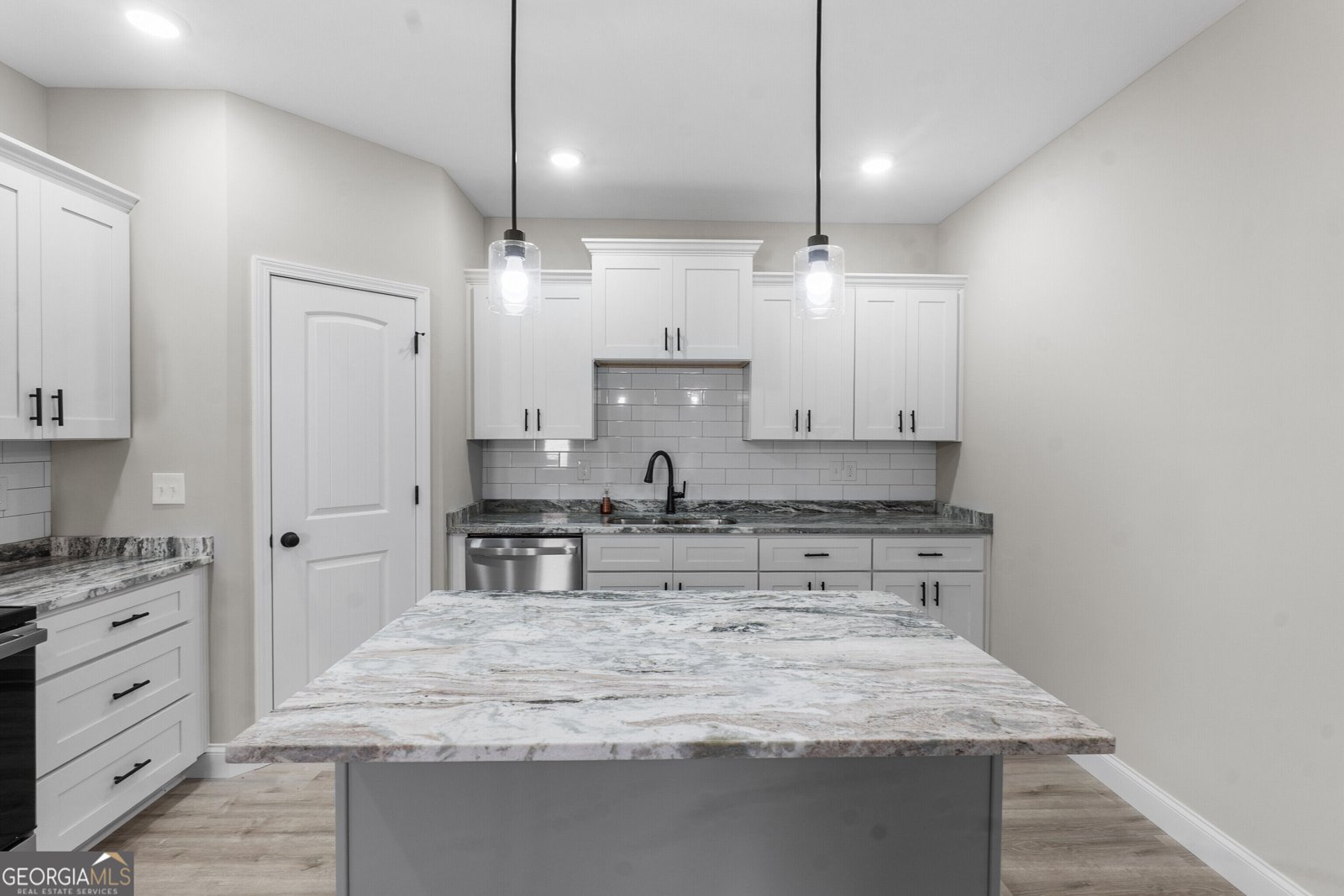 258 Beau Claire Circle Byron - Photo 18