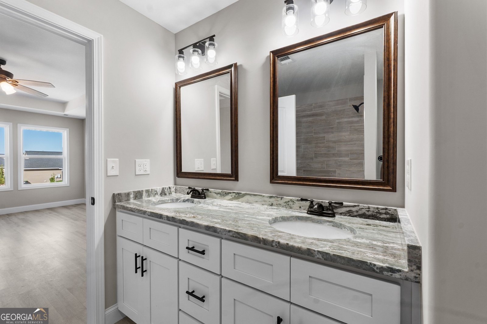 258 Beau Claire Circle Byron - Photo 37