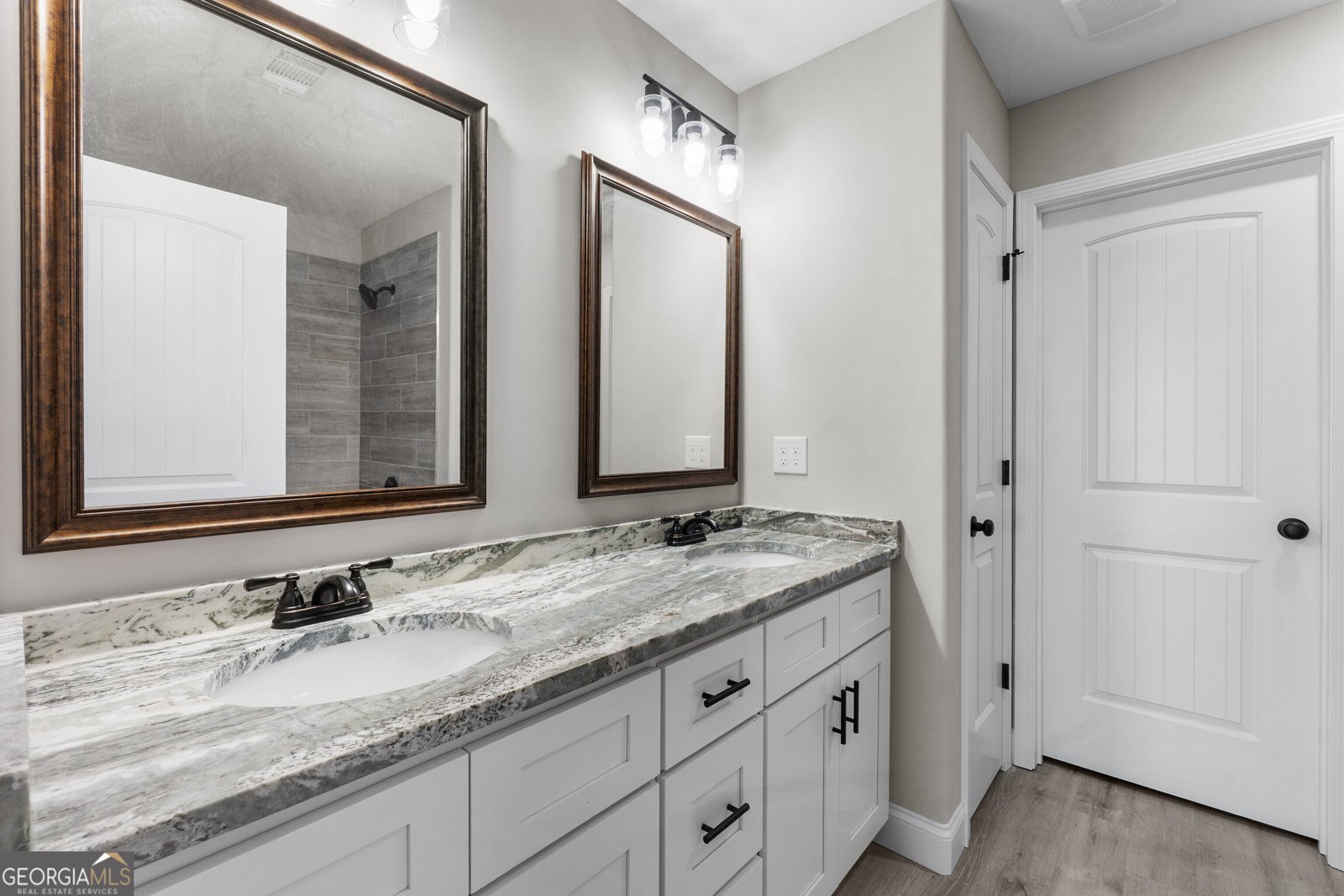 258 Beau Claire Circle Byron - Photo 38