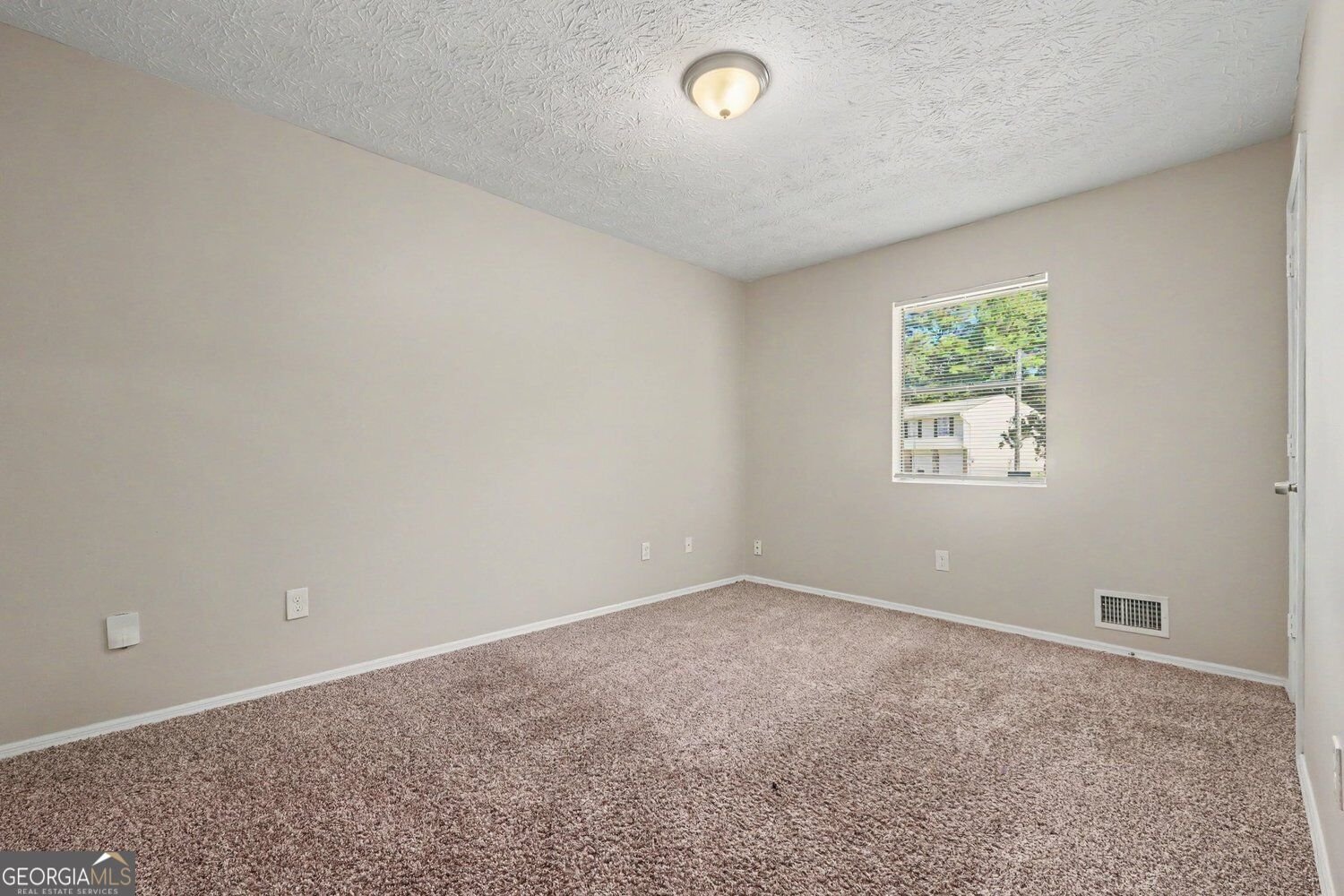 6915 Cainwood Drive Atlanta - Photo 12