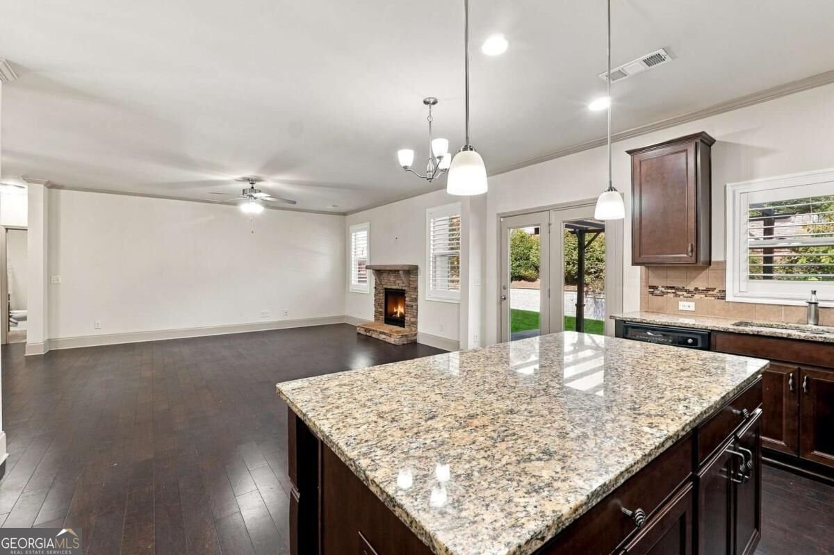 2265 Lake Cove Court Buford - Photo 16