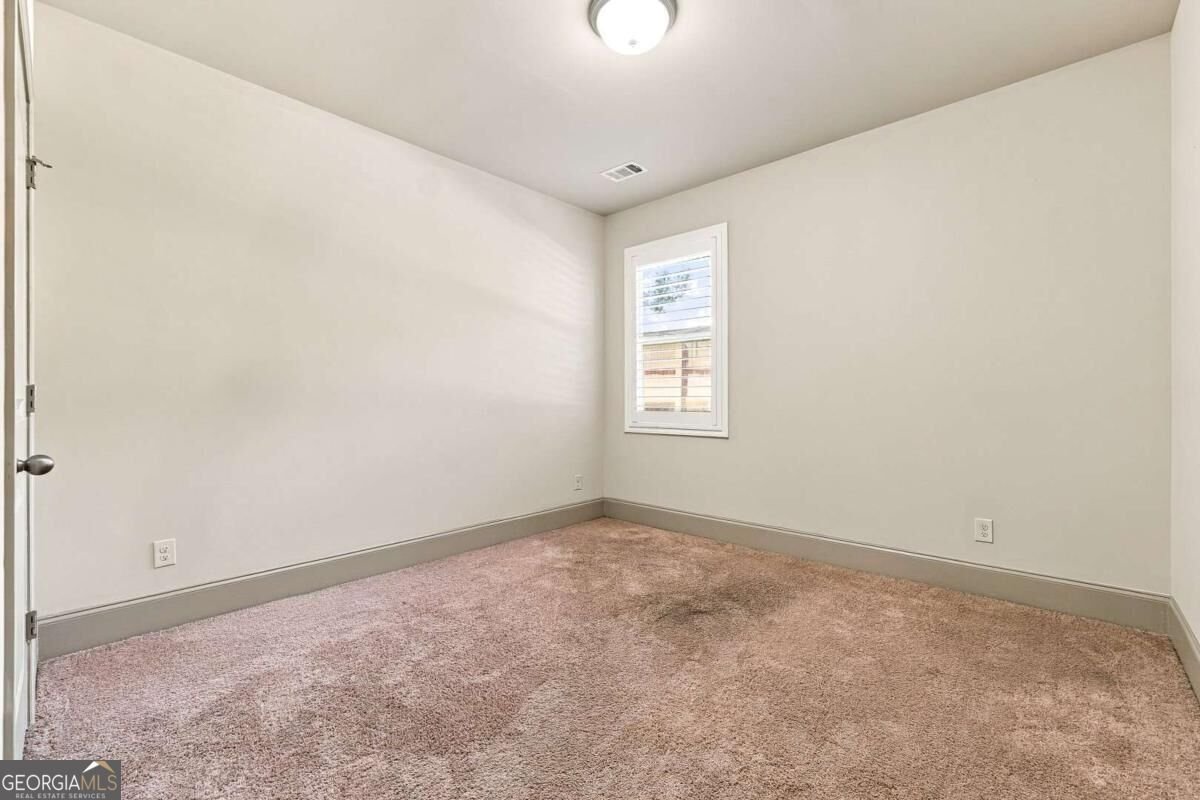 2265 Lake Cove Court Buford - Photo 30