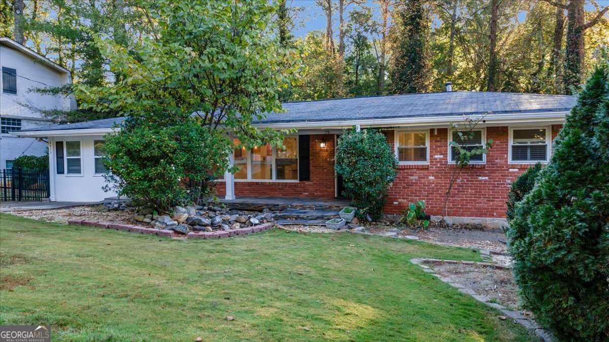 2473 Woodacres Road Atlanta - main photo