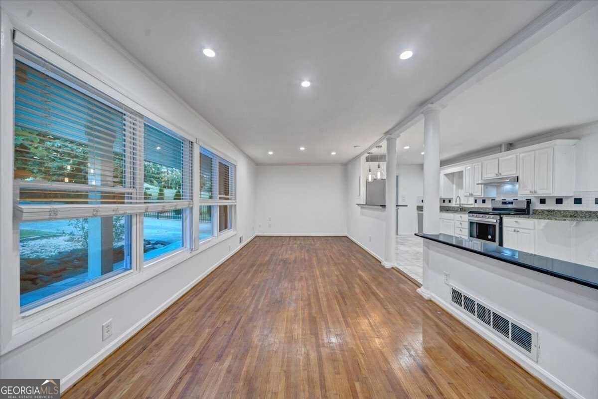 2473 Woodacres Road Atlanta - Photo 10