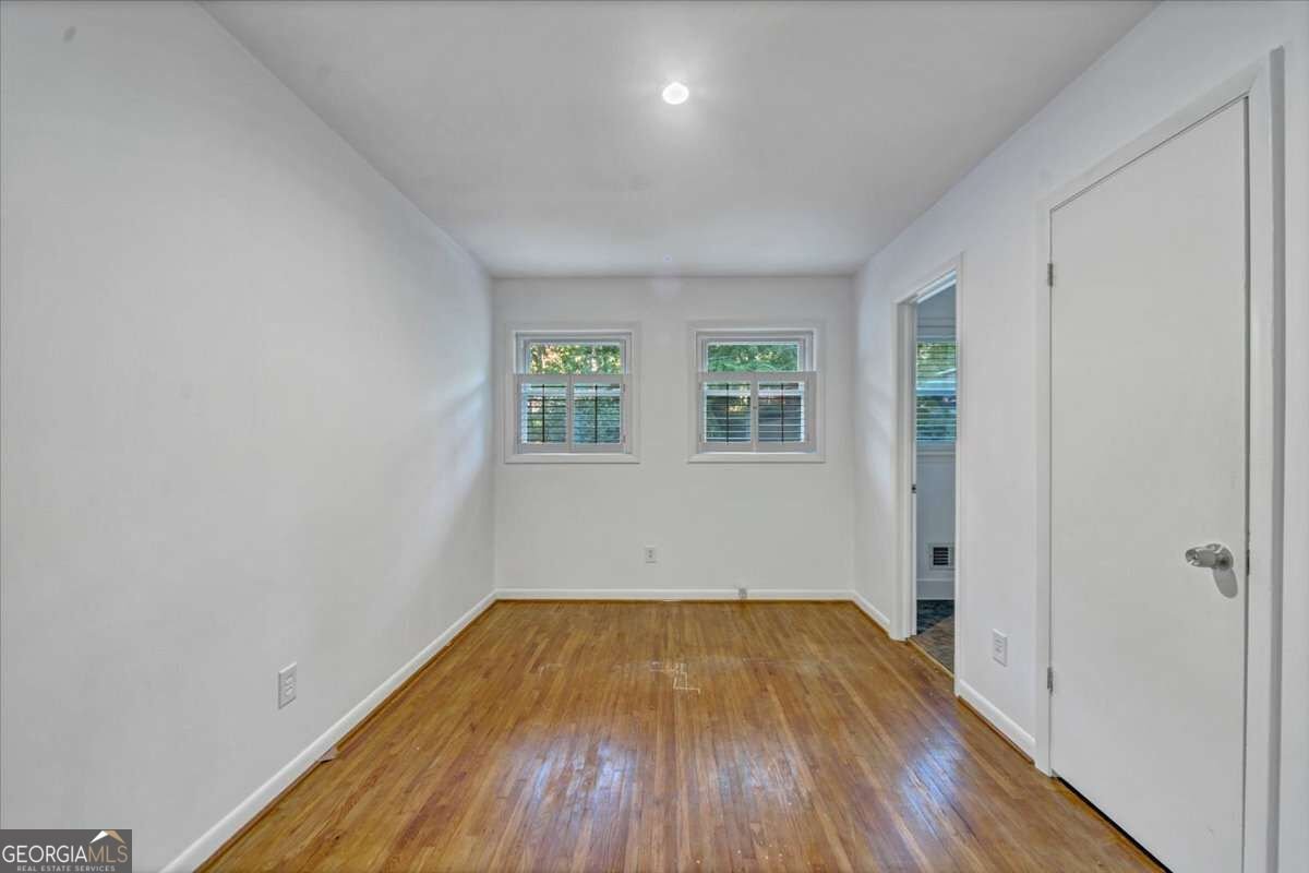 2473 Woodacres Road Atlanta - Photo 18
