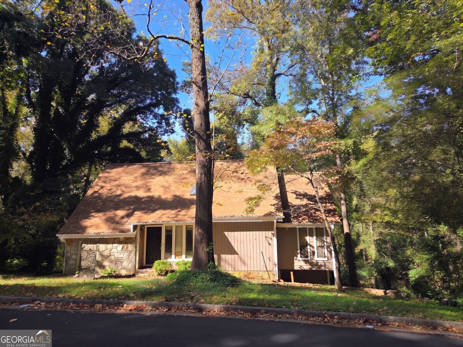 6942 Springwood Drive Douglasville - main photo