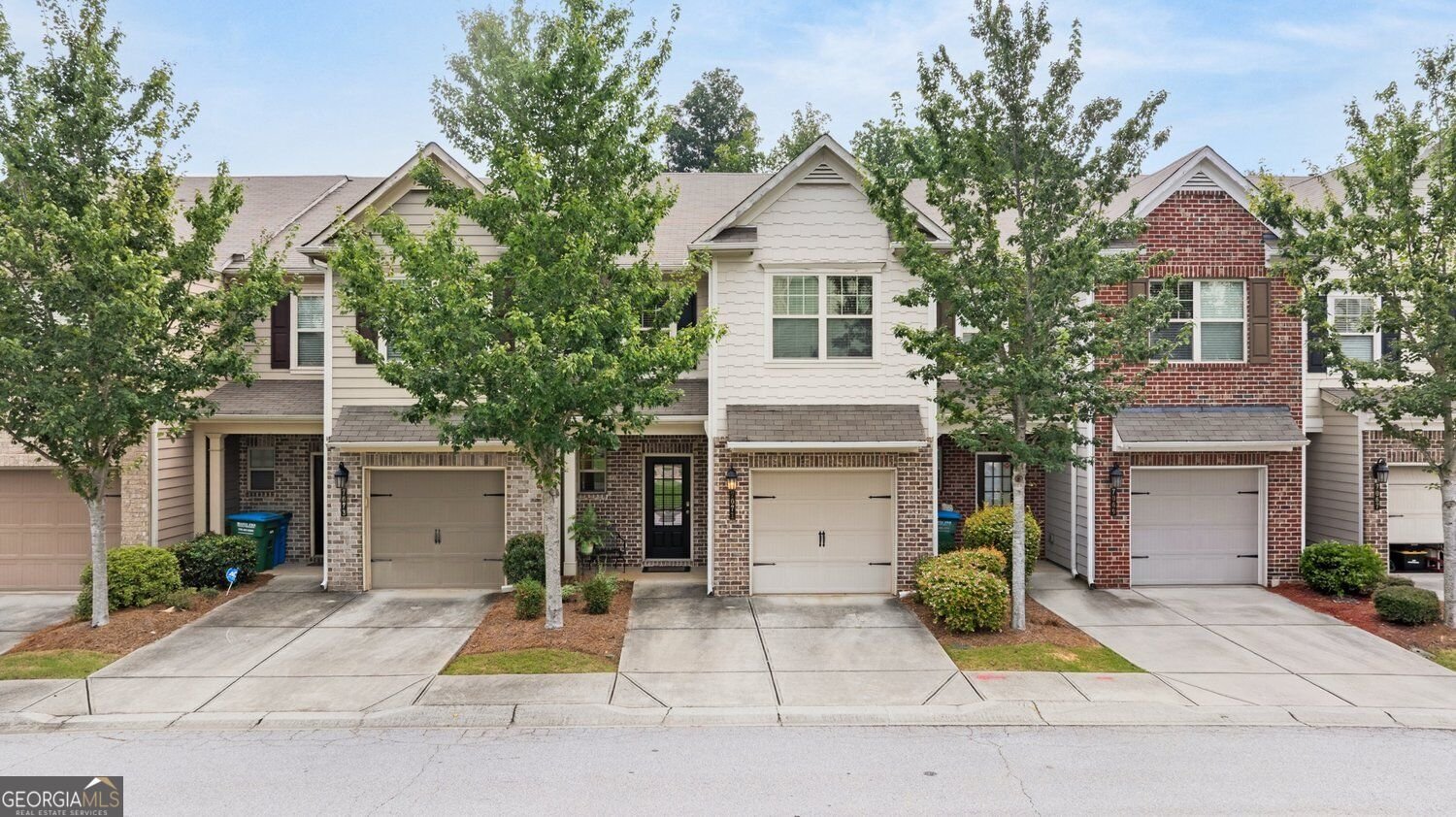 7071 Elmwood Ridge Court Atlanta - main photo
