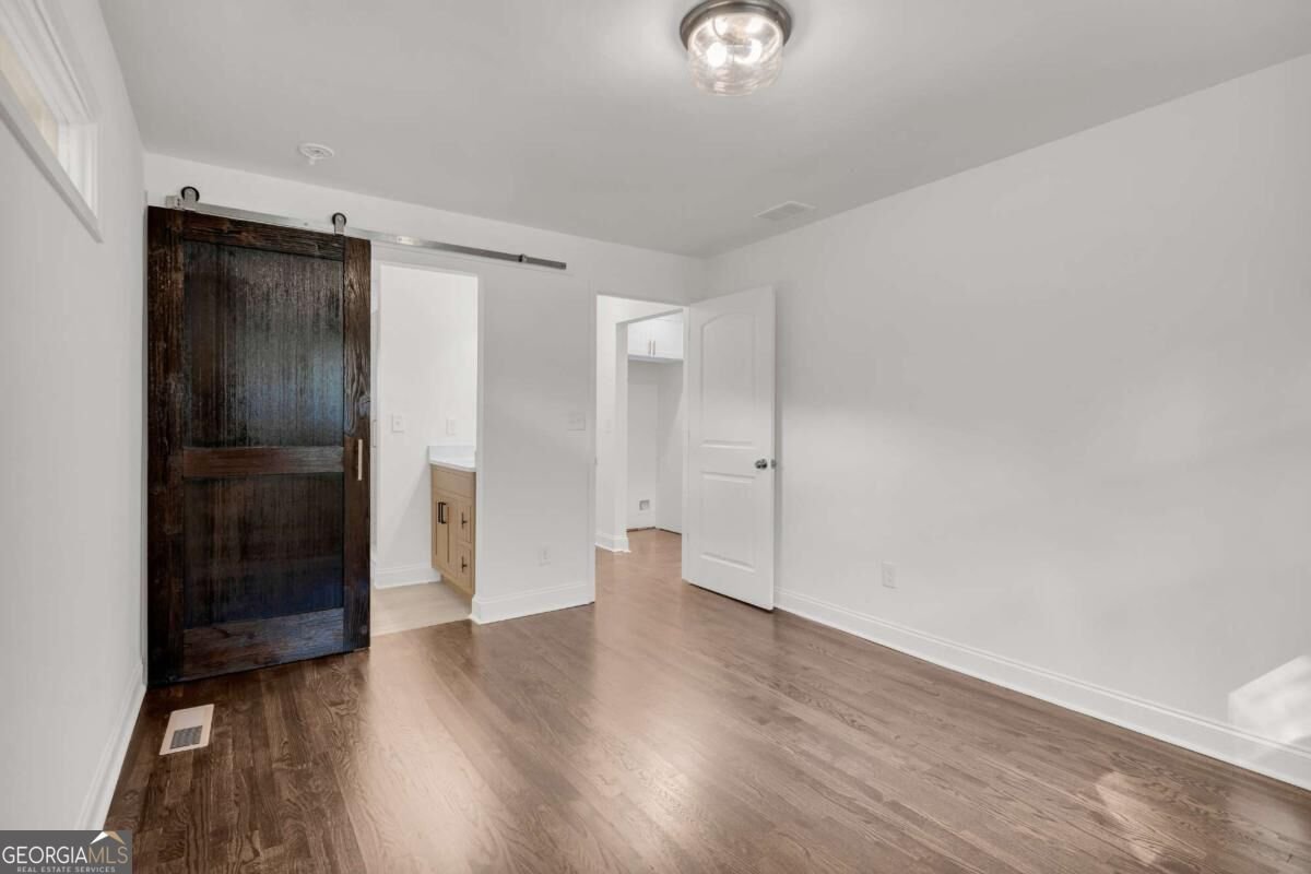 2589 Wood Valley Drive East Point - Photo 10