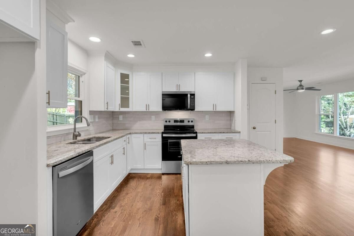 2589 Wood Valley Drive East Point - Photo 6