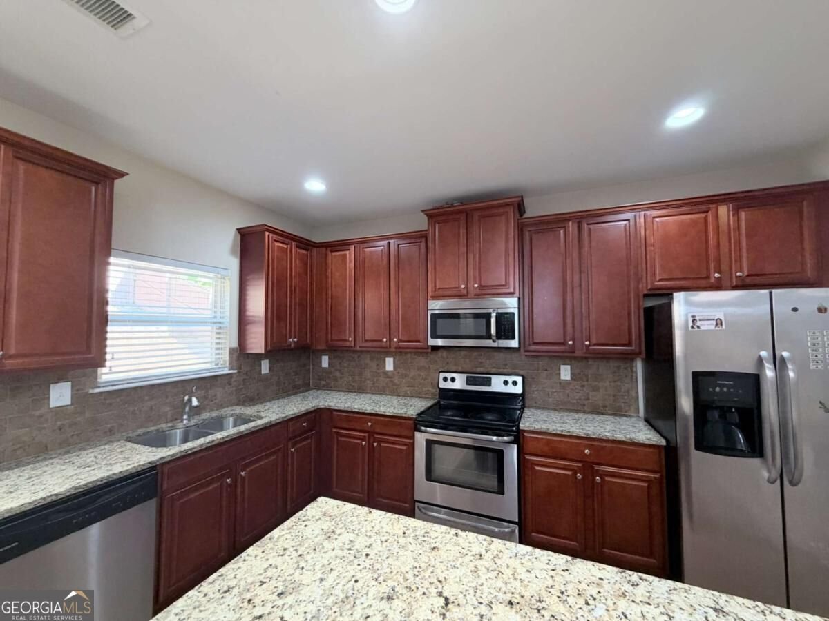 139 Dustin Drive Stockbridge - Photo 11