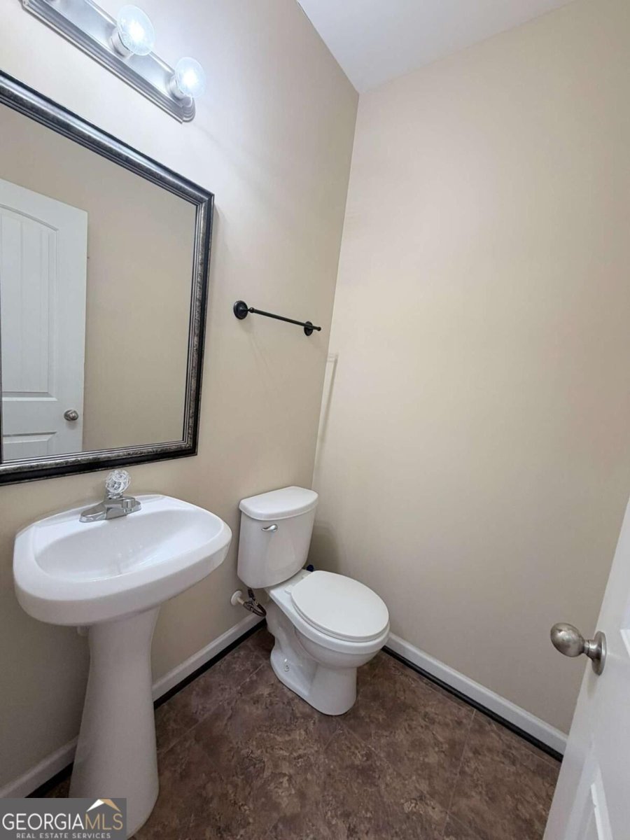 139 Dustin Drive Stockbridge - Photo 8