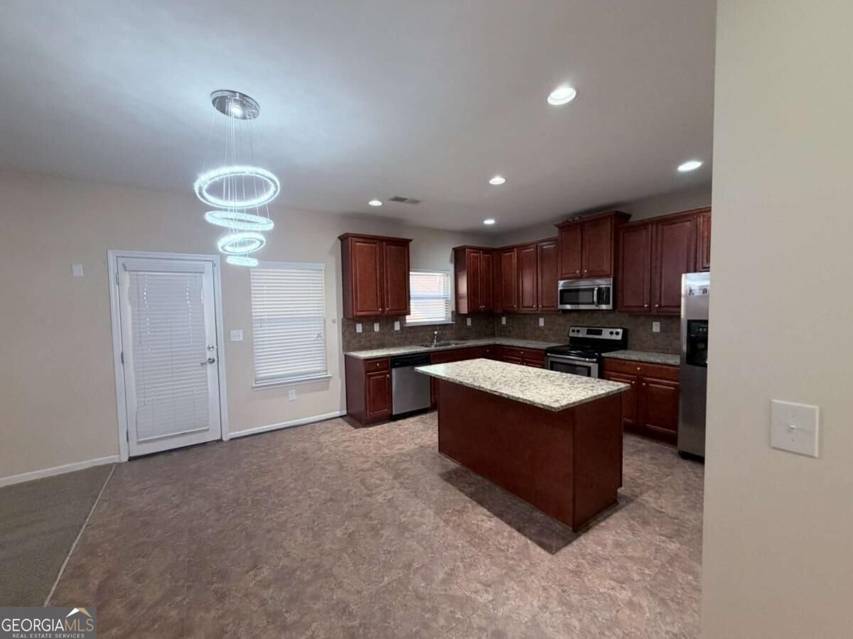 139 Dustin Drive Stockbridge - Photo 9
