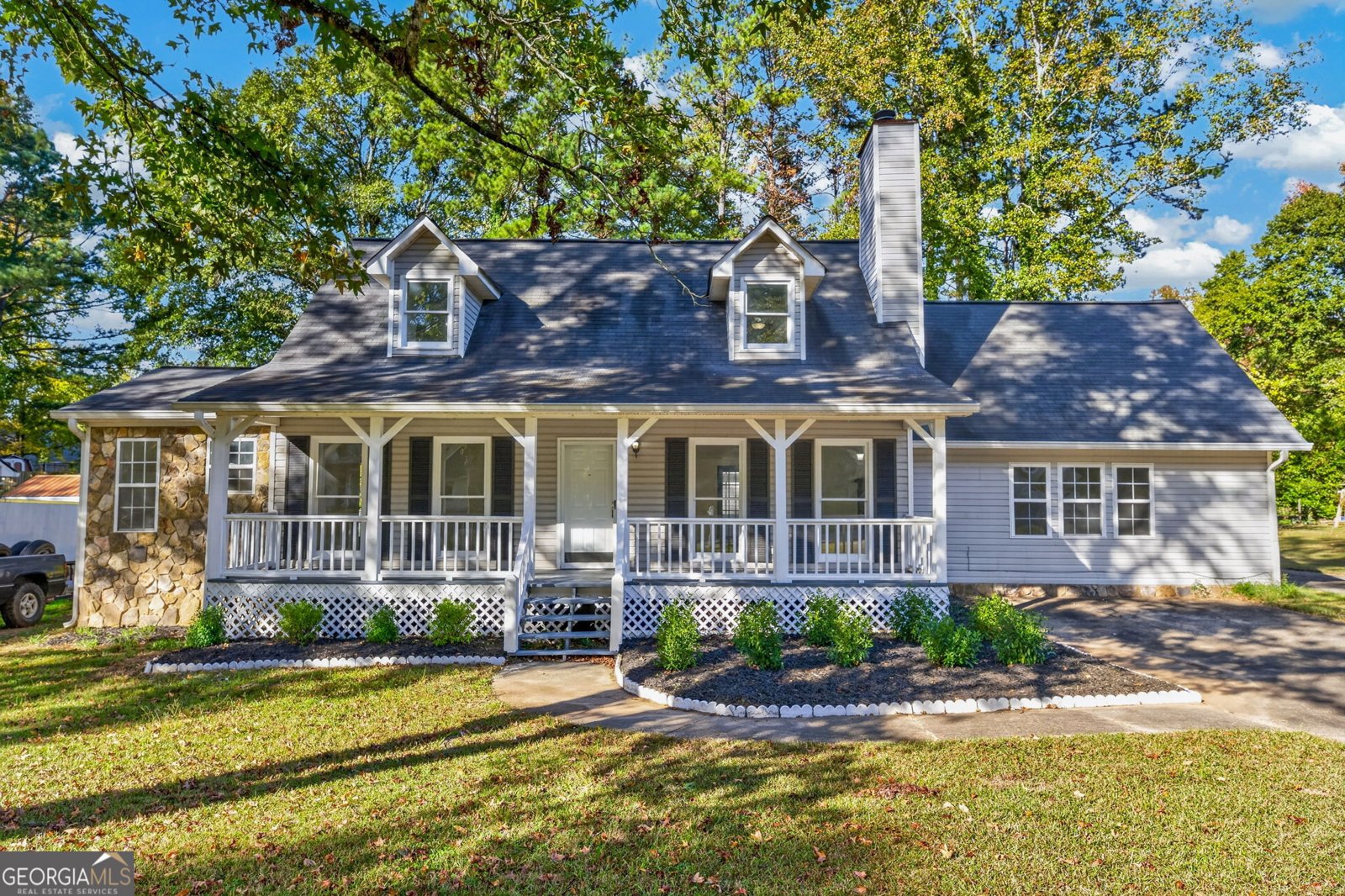 15 Pine Grove Circle Newnan - main photo