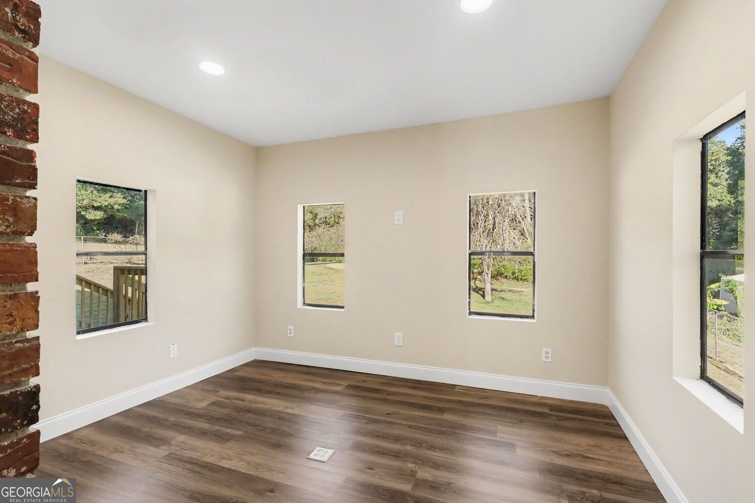 4847 Mystere Circle Lilburn - Photo 14