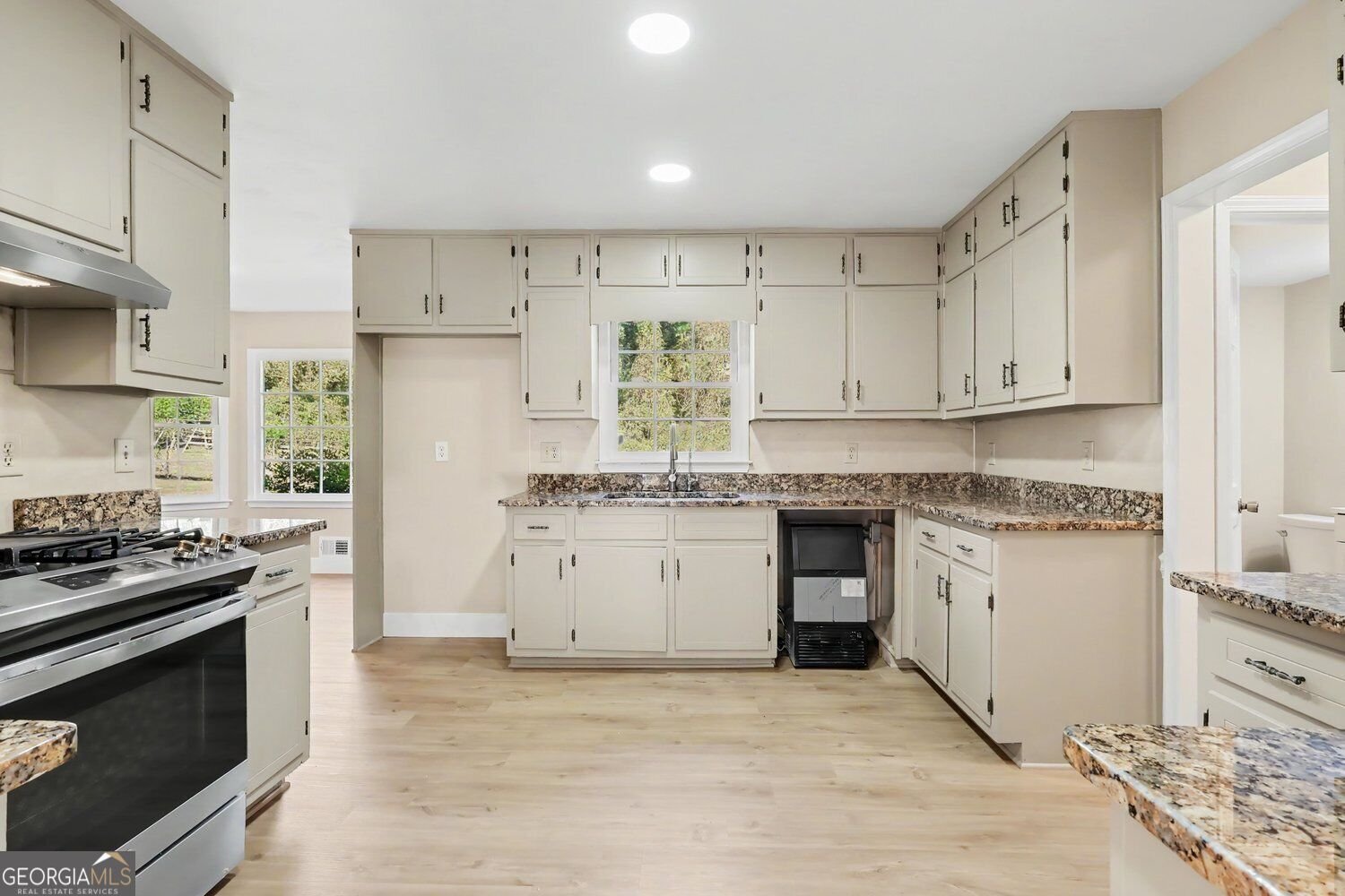 4847 Mystere Circle Lilburn - Photo 15