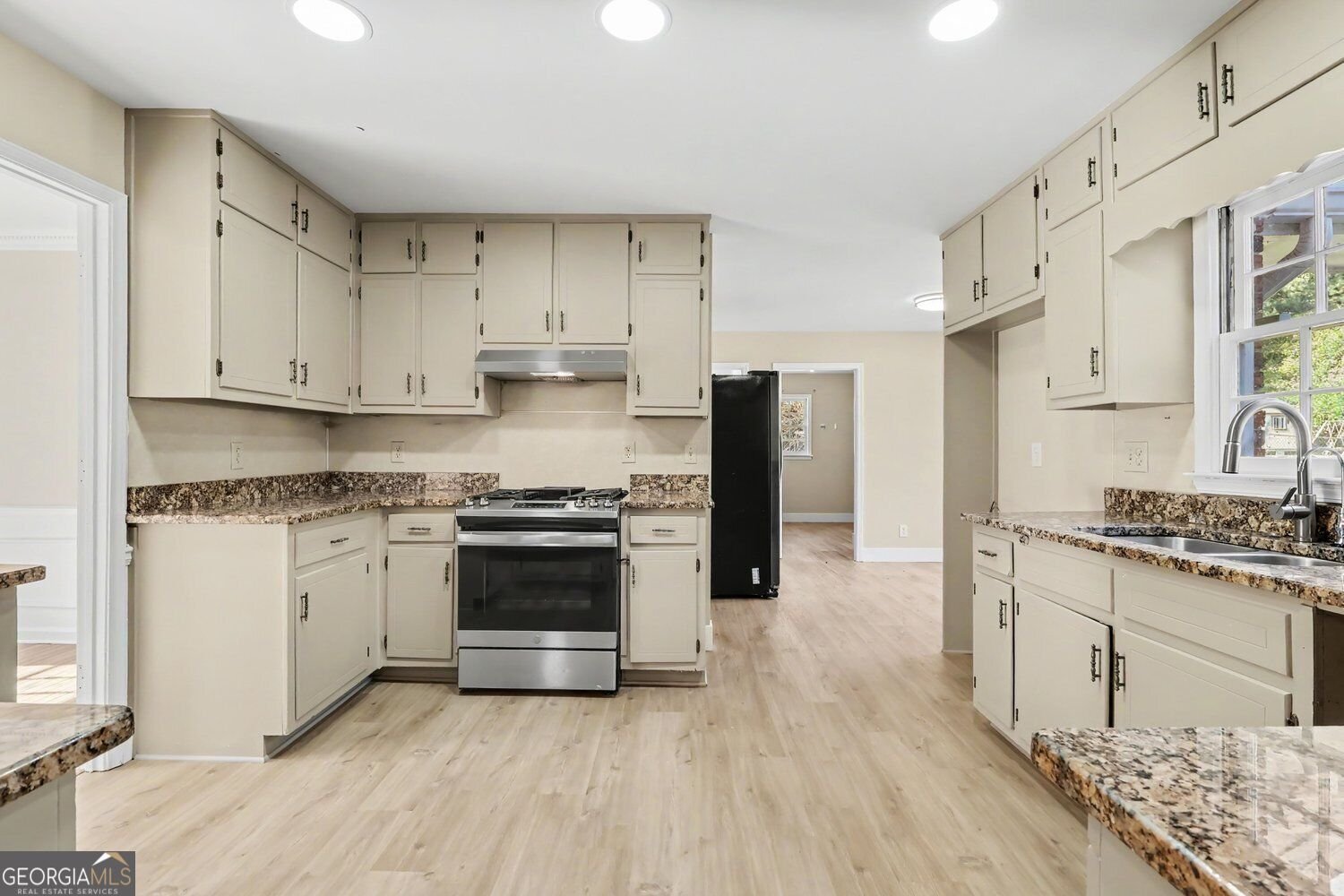 4847 Mystere Circle Lilburn - Photo 16