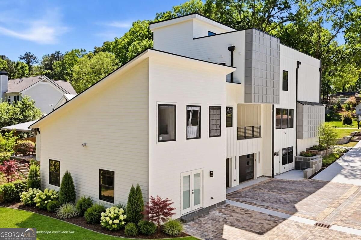 415 Westside Drive Roswell - main photo