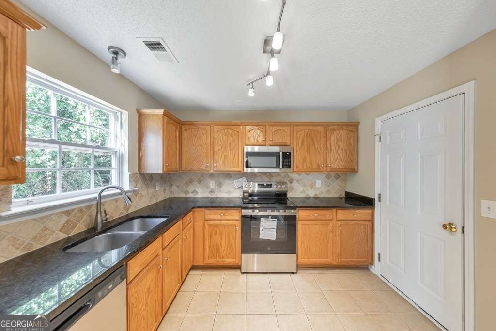 266 Fox Creek Boulevard Woodstock - Photo 9