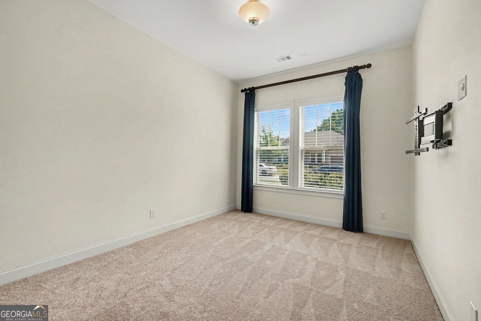 105 Sheridan Drive Woodstock - Photo 10