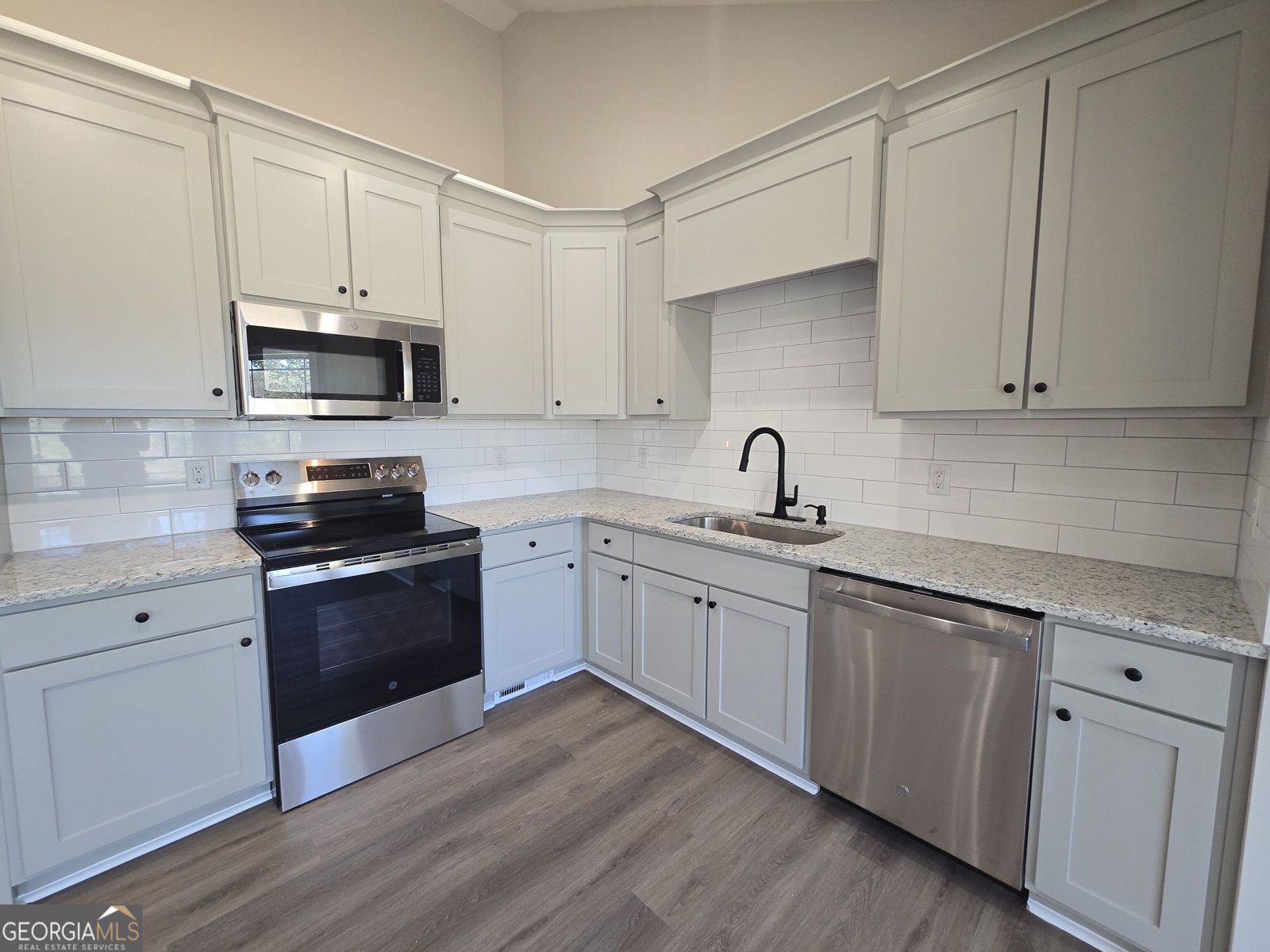 4755 Newton Drive Gainesville - Photo 9