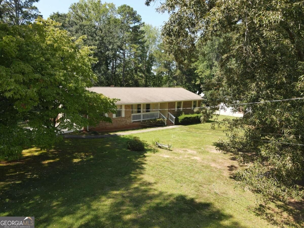 160 Helen Lane Stockbridge - main photo