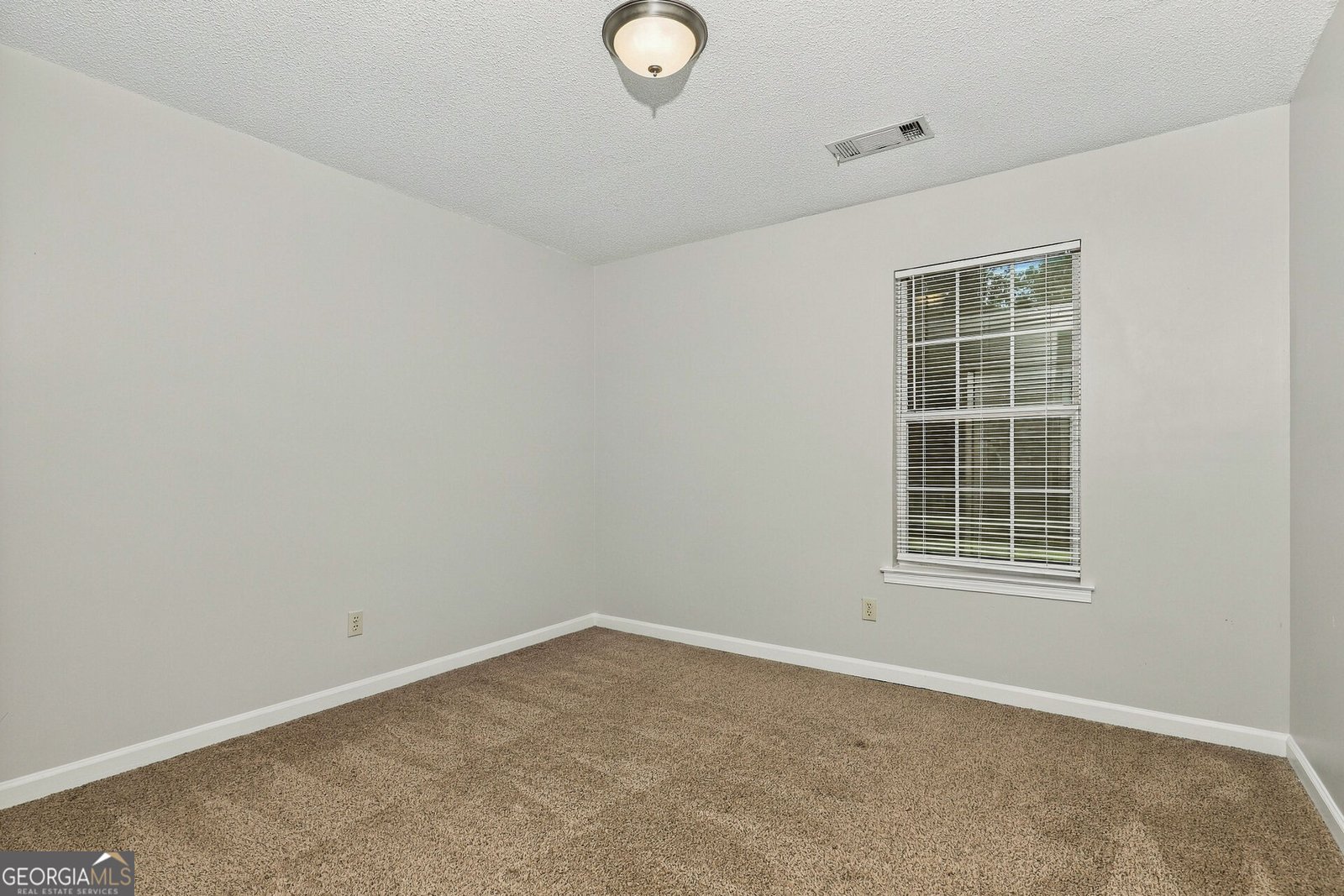 523 Horseshoe Circle Stockbridge - Photo 11