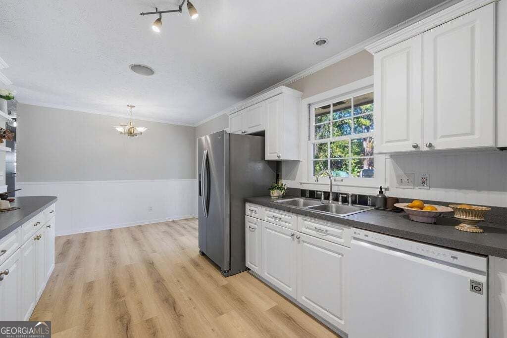 793 Forest Ridge Drive Marietta - Photo 9