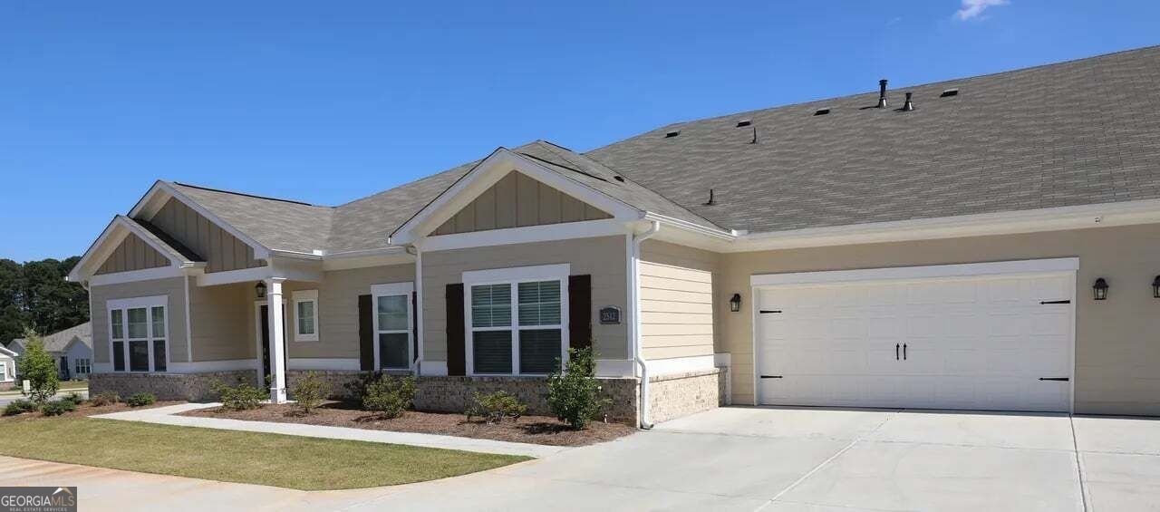 2512 Rathburn Circle Loganville - main photo