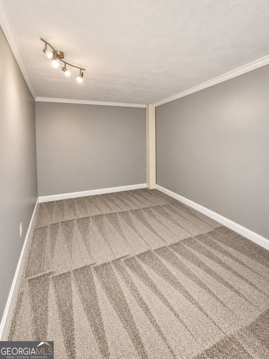711 Country Lake Court McDonough - Photo 37