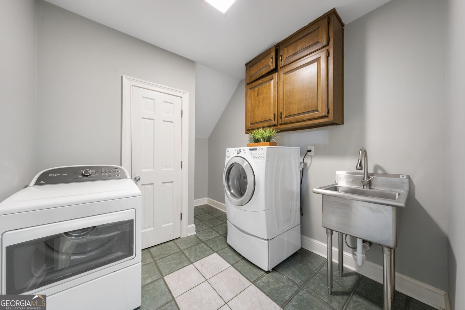 837 Guinevere Way Lilburn - Photo 31