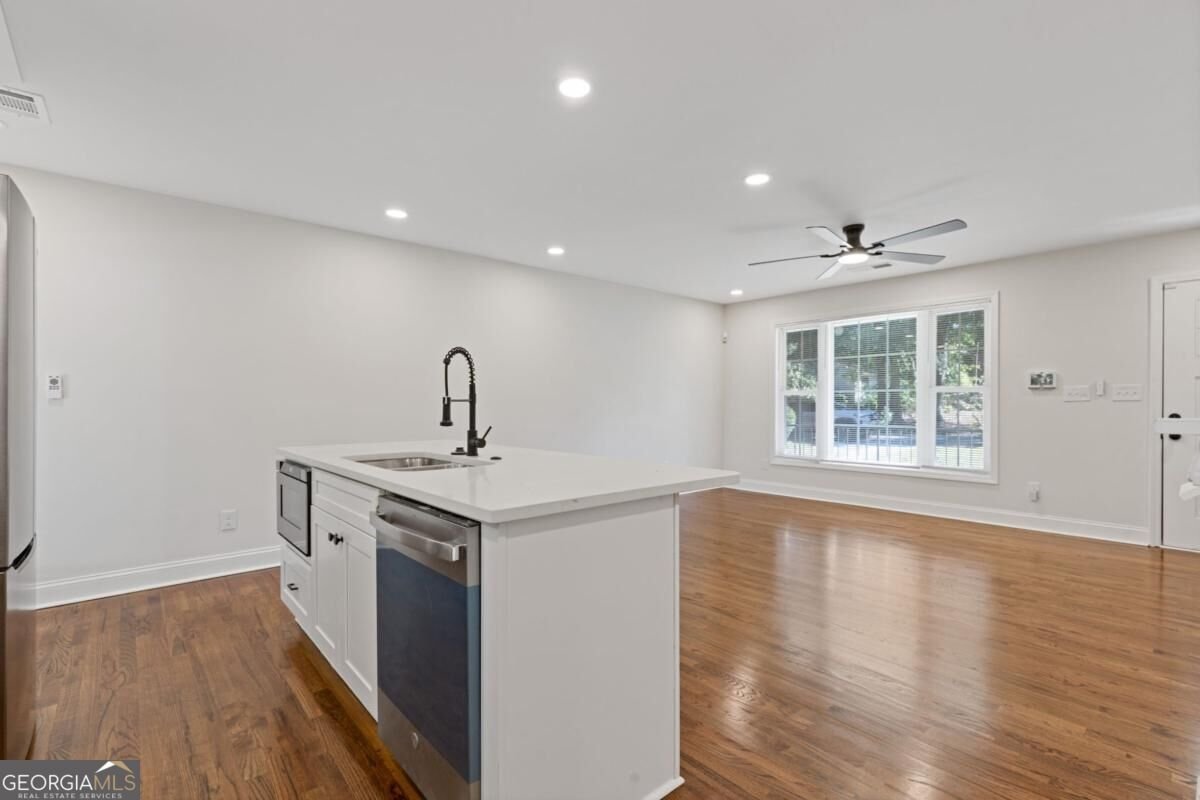 742 Vanderbilt Court Atlanta - Photo 10