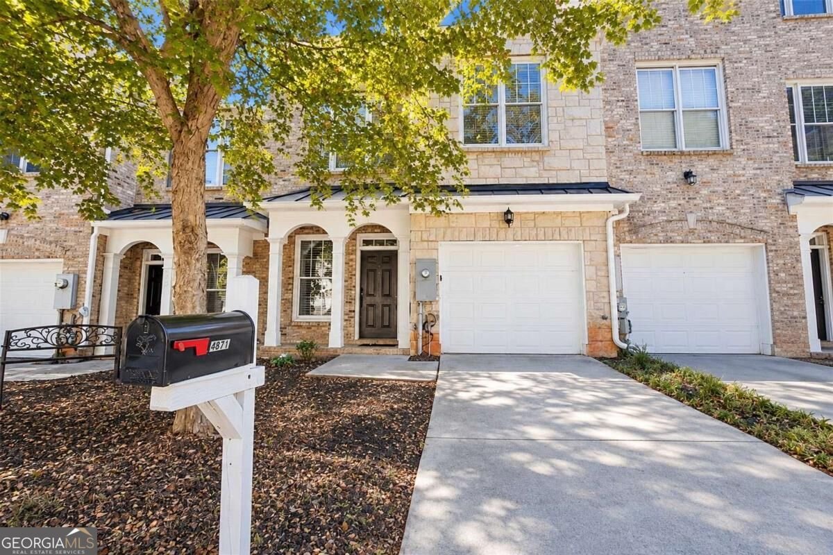 4871 Pinnacle Drive Stone Mountain - main photo