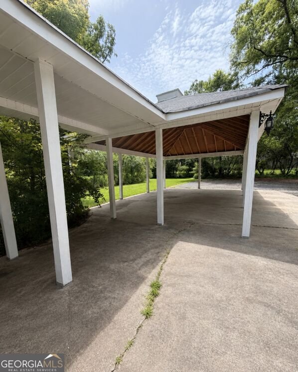311 Castlegate Road Macon - Photo 2