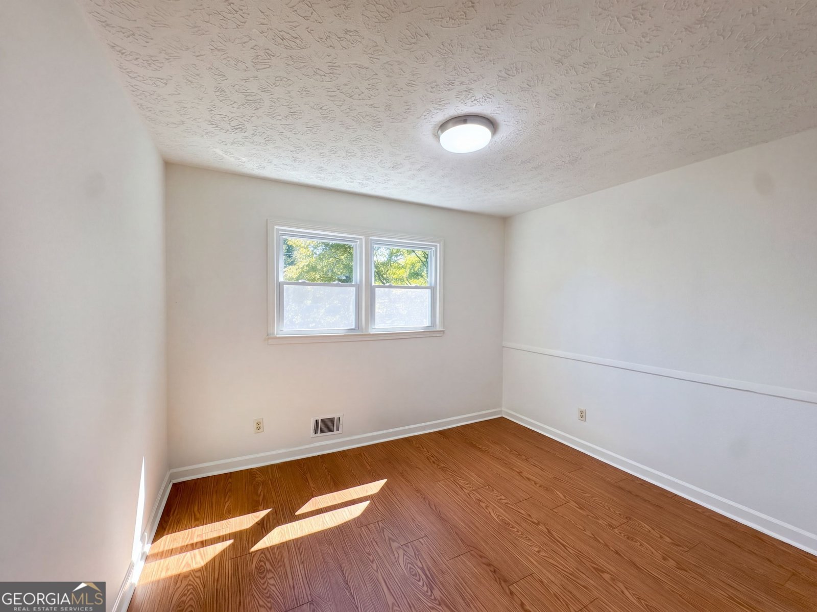 207 Mayflower Drive Woodstock - Photo 13