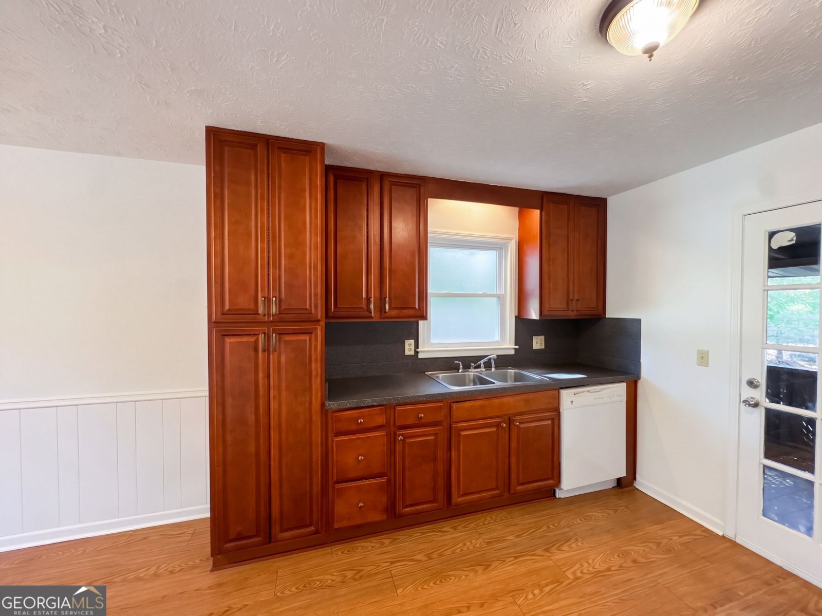 207 Mayflower Drive Woodstock - Photo 7