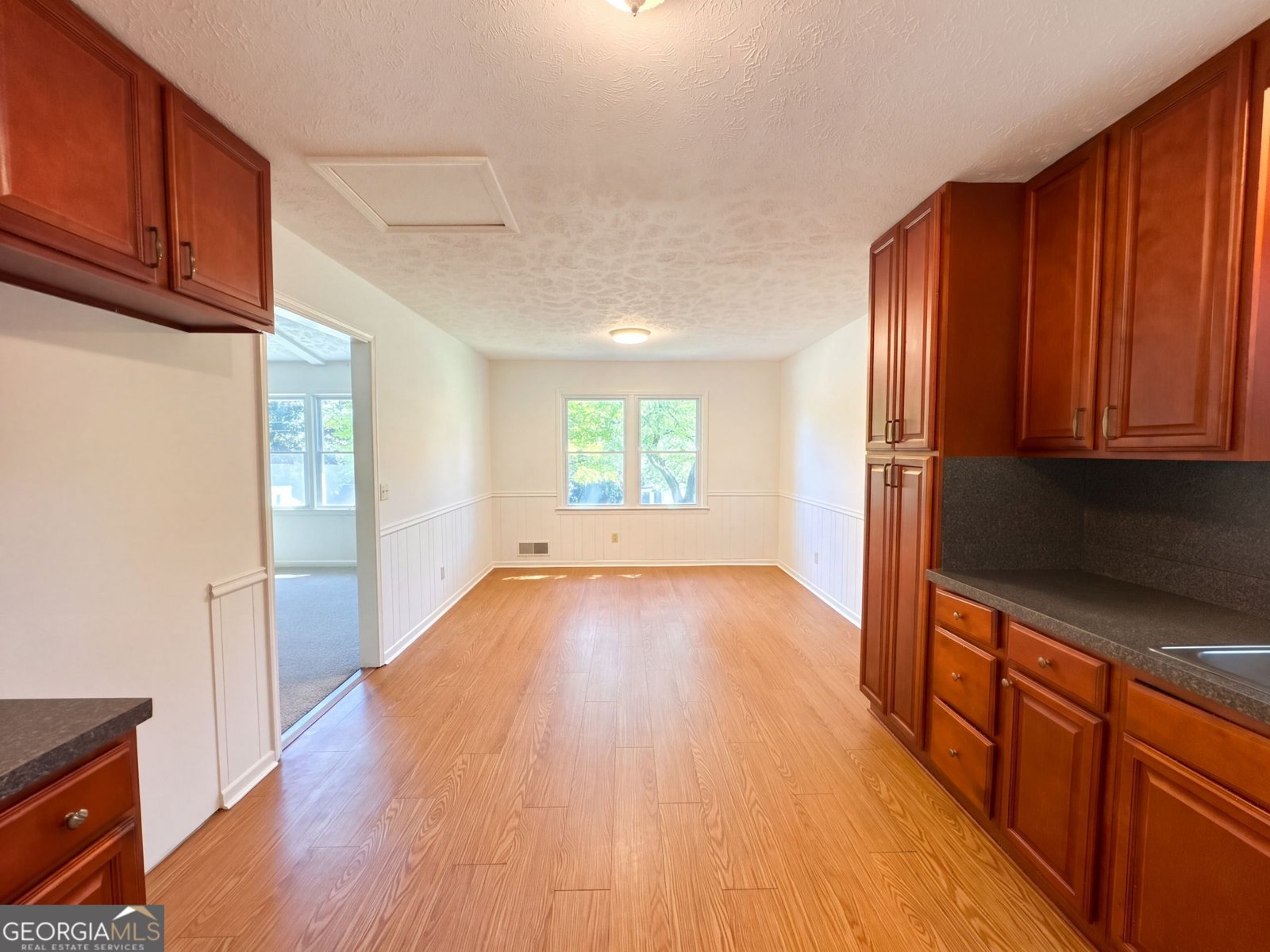 207 Mayflower Drive Woodstock - Photo 8