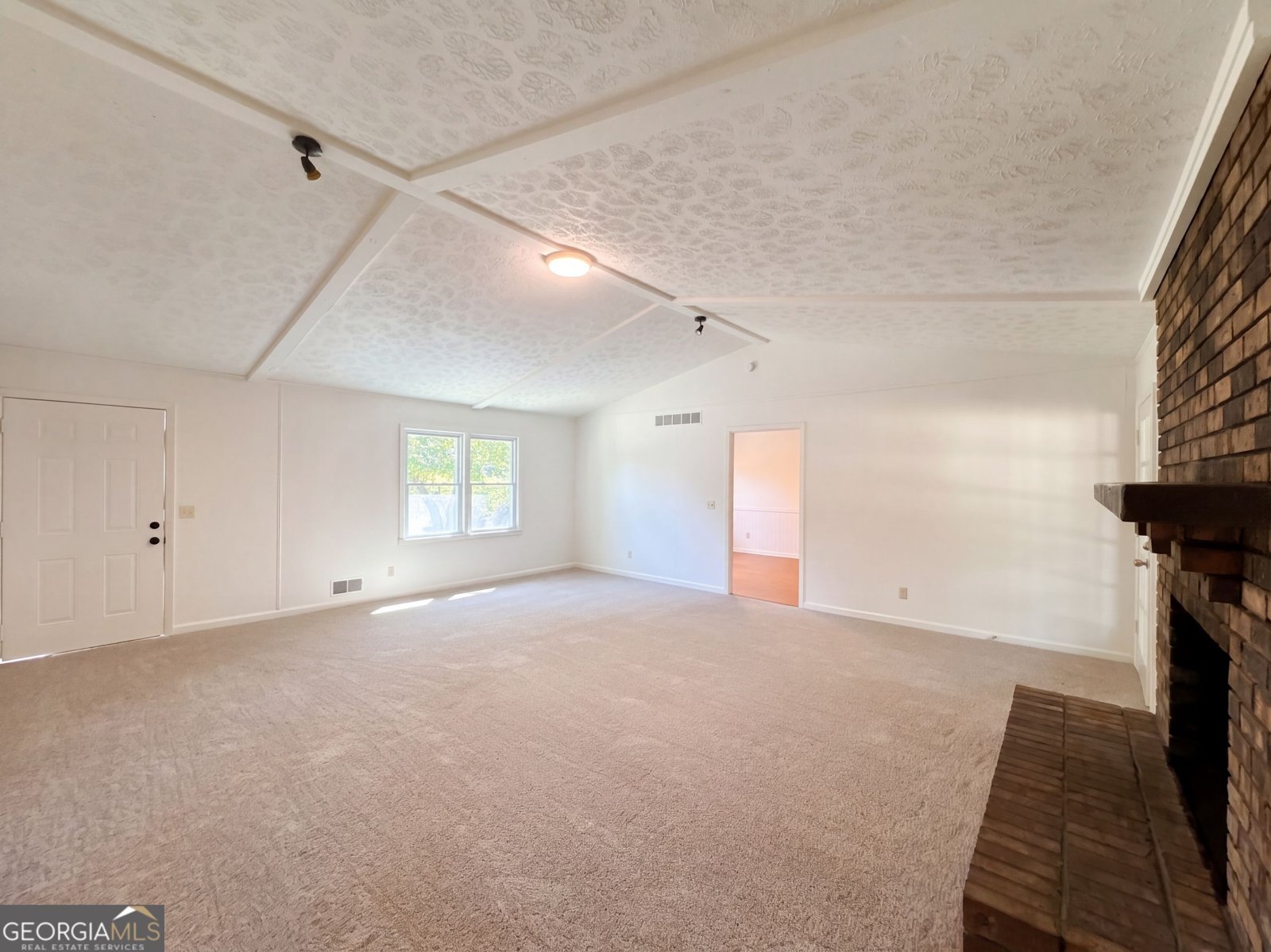 207 Mayflower Drive Woodstock - Photo 9