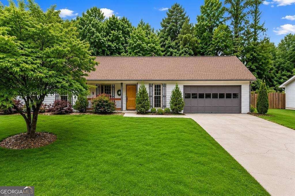 330 Monivea Lane Roswell - main photo