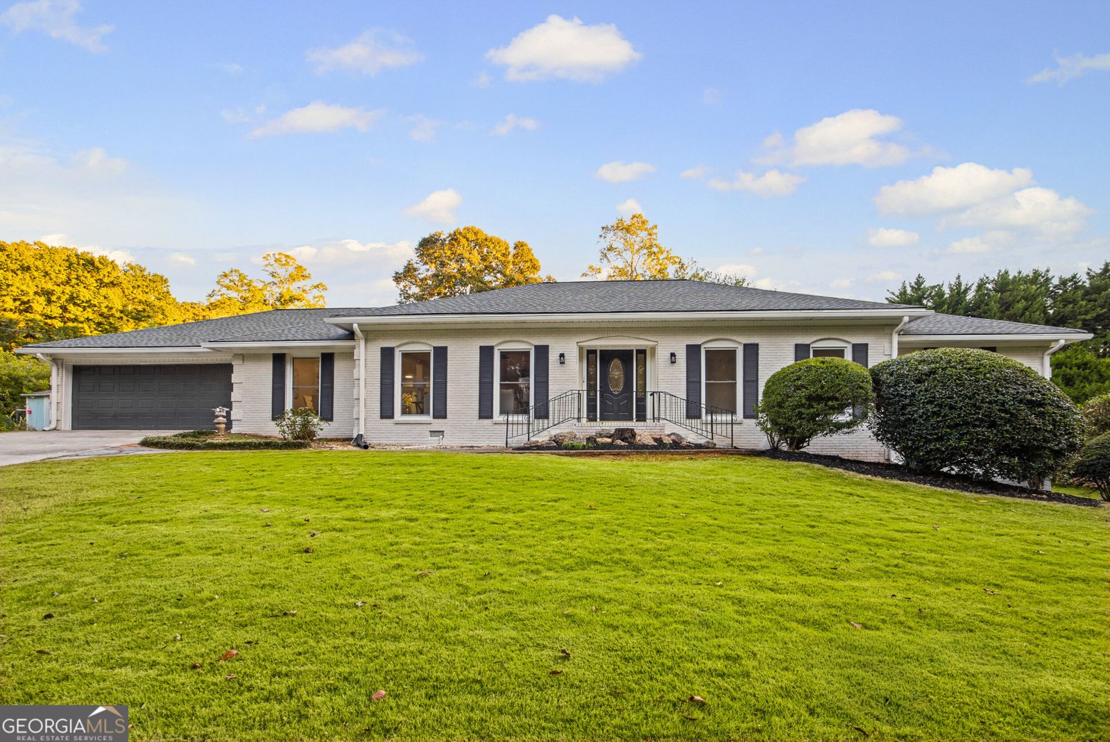 498 Nottingham Drive Marietta - main photo