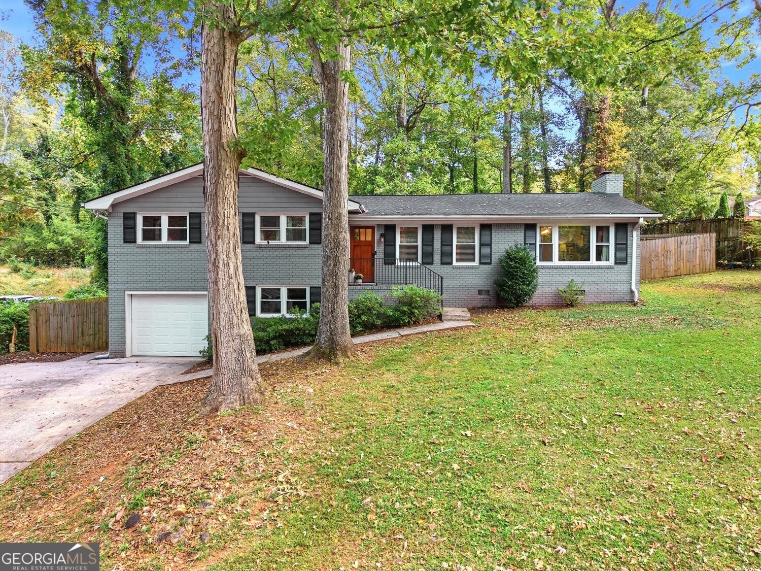 5562 Crestview Drive Acworth - main photo