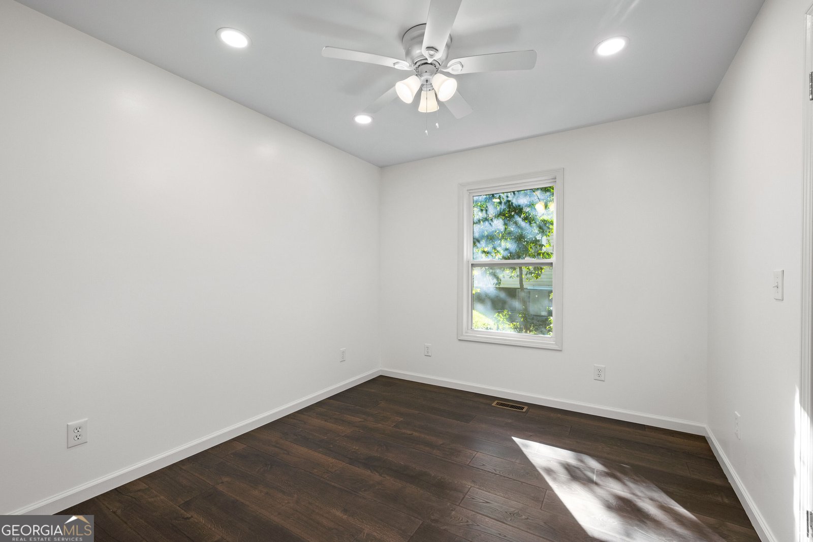 126 B St NE Thomaston - Photo 21