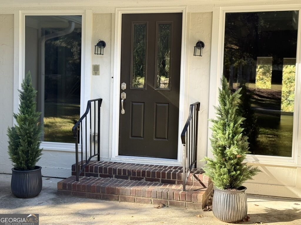 8435 Sundridge Drive Fairburn - main photo