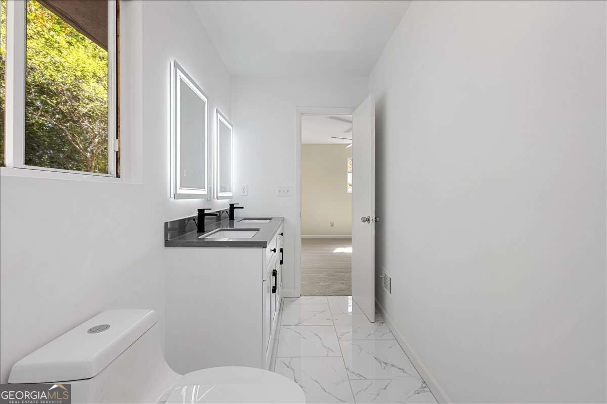 1115 De Leon Court Clarkston - Photo 11
