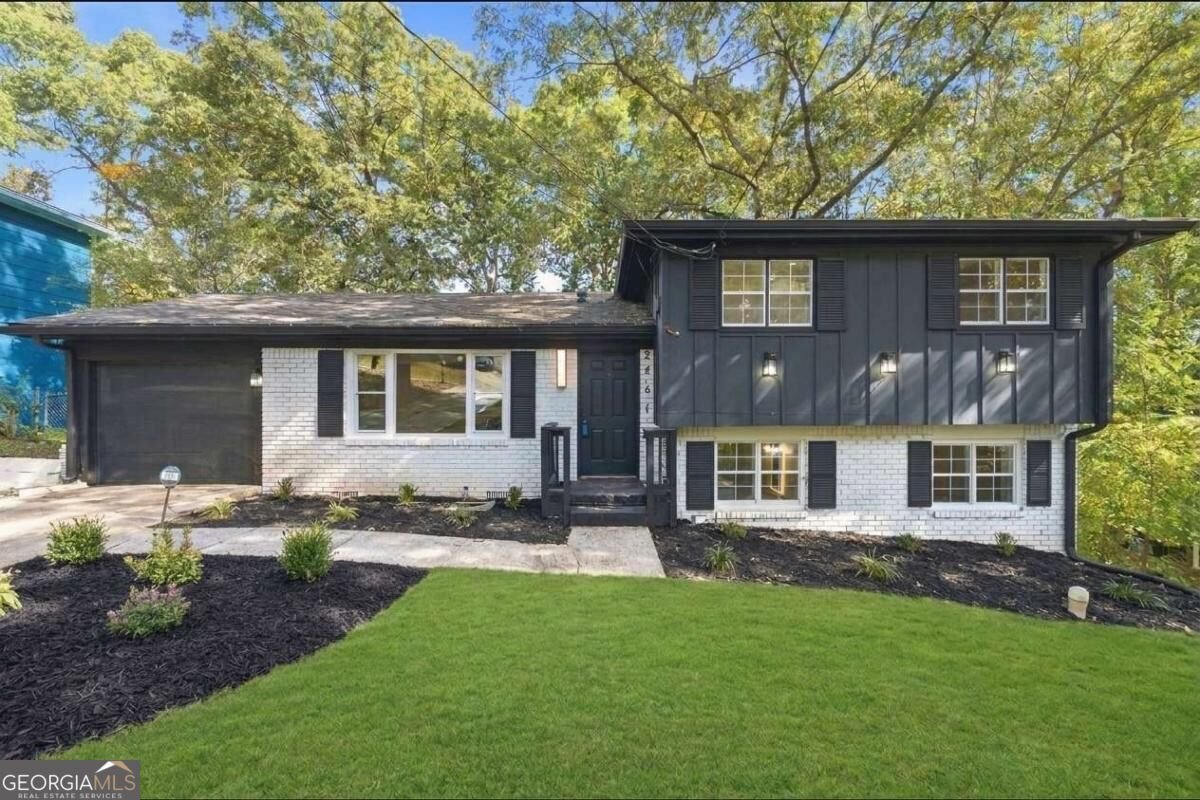 2491 Crestdale Circle Atlanta - main photo
