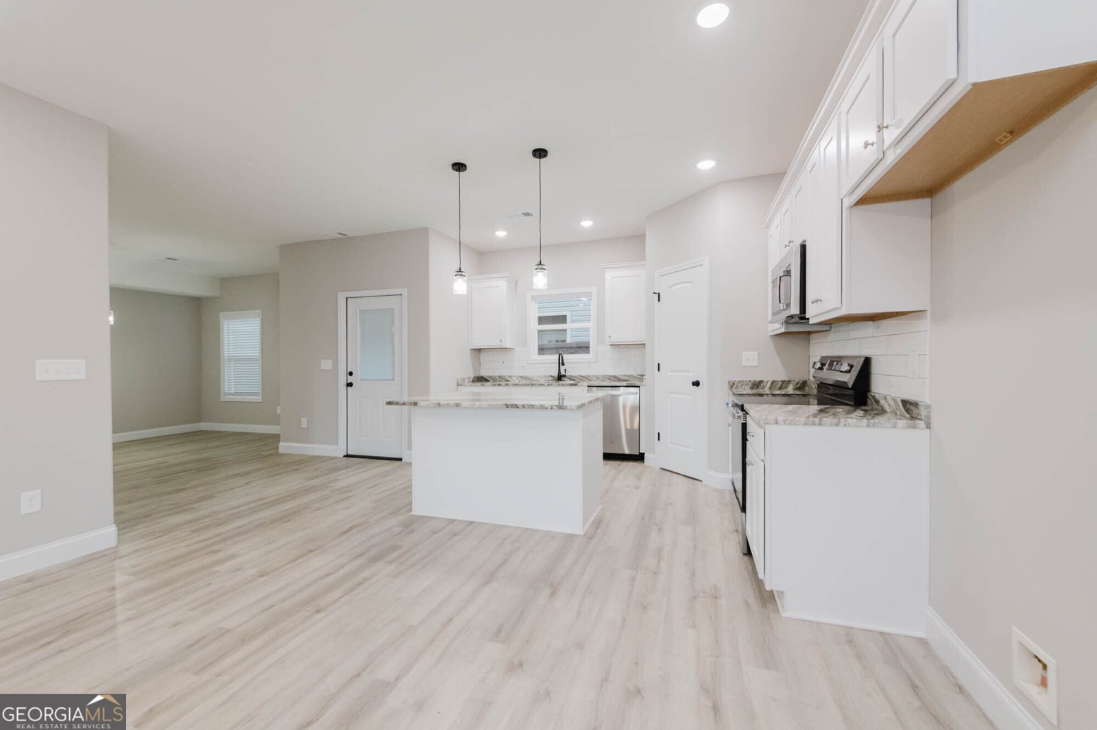 300 Beau Claire Cir Bryon - Photo 10