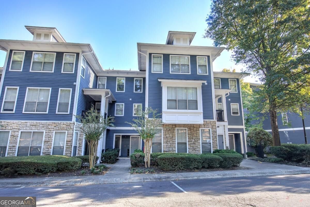 1575 Ridenour Parkway Kennesaw - main photo